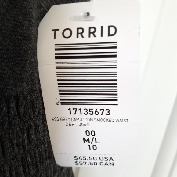 NEW Torrid LoveSick Smocked Waist Tee - Lightning Bolt Camo Grey Size 00/Size M - Picture 12 of 13